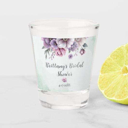 ウェディングシャワーラベンダー&グリーンフラワーデザインのショットグラス ショットグラス (正面)