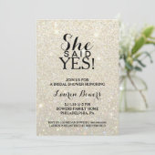 ウェディングシャワー招待状 - 彼女はイエスと答えた ホワイトゴールド 招待状 (スタンド正面)