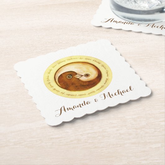 ウェディングパーティーのコースター。金ゴールド陰陽鳩 ペーパーコースター (アングル)