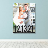ウェディングフォトの日付 メモリー 太い黒の文字オーバーレイ キャンバスプリント (インサイチュ (ウッドフロア))