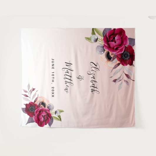 ウェディングローズゴールドのブッシュフラワーズ バーガンディ タペストリー (正面(横))