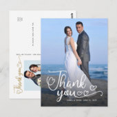 ウェディング サンクス | 白い文字のスクリプト フォトオーバー ポストカード (正面/裏面)