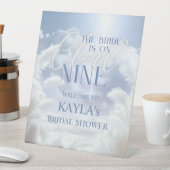 ウェルカムサインオンクラウドナイン9パンパスブライダルシャワー 台座サイン (インサイチュ)