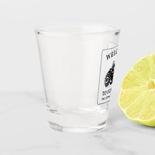 ウェルカムファミリーネームファームトラクターホワイトティント ショットグラス (左)