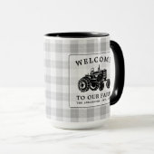 ウェルカムファミリーネームファームトラクターホワイトプレイドビッグ マグカップ (正面右)