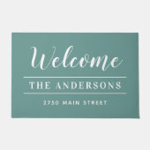 ウェルカムブルーグリーンパーソナライズされたファミリー名 ドアマット (正面)