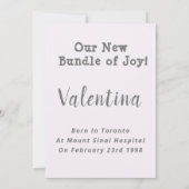 ウェルカムライトパープルホワイトスクリプト文字ベビー誕生 案内状 (裏面)