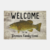 ウェルカム魚釣りスモールマウスバスファミリー素朴名 ドアマット (正面)