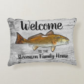 ウェルカム魚釣りレッドフィッシュファミリーネームホームコテージ アクセントクッション (正面)