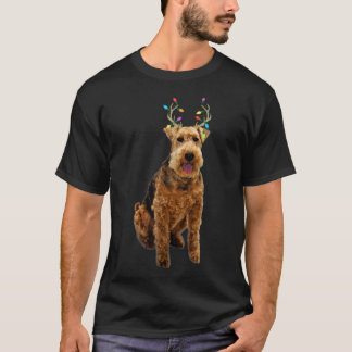ウェルシュテリアのトナカイのクリスマス犬 Tシャツ