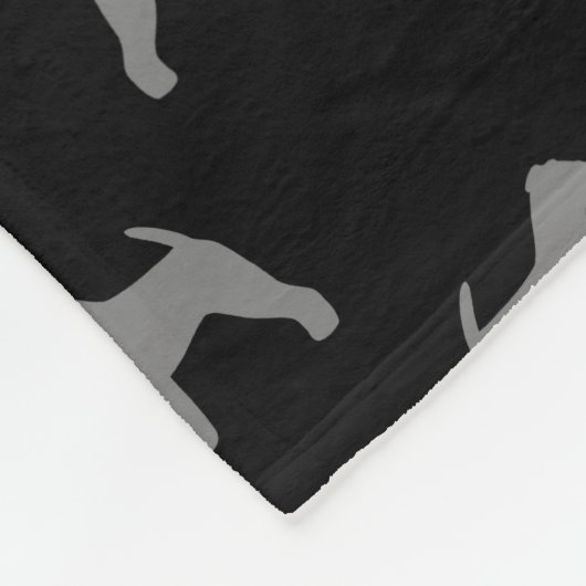 ウェルシュテリアはパターンのシルエットを描きます フリースブランケット (角)