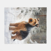 ウェルシュテリアは雪のクリスマスを過ごした フリースブランケット (正面(横))