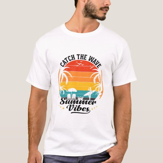 ウェーブをキャッチ 夏の気分 Tシャツ (正面)