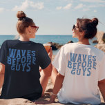 ウェーブウィーズサマーガールズビーチ休暇 Tシャツ<br><div class="desc">この"Waves Before Guys"のTシャツで女の子の旅を忘れることができない！バチェロレットのパーティーや熱帯休暇に最適な、この目を引くティーは、波とパームよくはしゃぐの木のデザインを示す。究極の高品質心地よいとスタイルのための材料から作られ、それはあらゆるビーチの目的地のためである。この必見のシャツを旅行用ワードローブに追加！</div>
