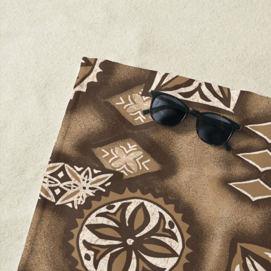 ウェーブウォリア初期のーハワイアンタパ – ブラウン ビーチタオル (インサイチュ)