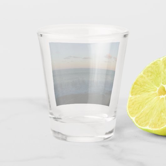 ウェーブクラッシングアットサンセットビーチ風景 ショットグラス (裏面)