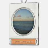 ウェーブクラッシングアットサンセットビーチ風景 シルバープレートバナーオーナメント (左)