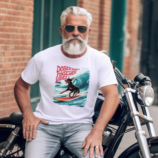ウェーブライダー:(犬)ドーベルマン・ピンシェル犬サーフィンインスタイル Tシャツ