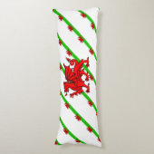 ウェールズのストライプな旗 ボディピロー (正面縦)