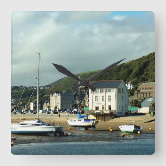 ウェールズの眺め スクエア壁時計 (正面)