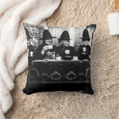 ウェールズの魔女 – 紅茶パーティーヴィンテージ クッション (ブランケット)