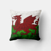ウェールズの黒くグランジな旗 クッション (裏面)