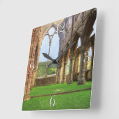 ウェールズのCistercian修道院、古代Tintern Abbey スクエア壁時計 (傾斜)