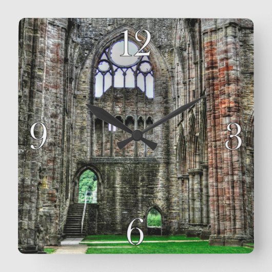 ウェールズのCistercian修道院、Tintern Abbey スクエア壁時計 (正面)