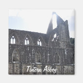 ウェールズのCistercian修道院、Tintern Abbey マグネット (正面)