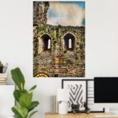 ウェールズのMonmoutshire、Chepstow Castle Windows ポスター (ホームオフィス)