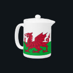 ウェールズ国旗のティーポット<br><div class="desc">ウェールズの旗を特集した紅茶ポットで、ウェルシュプライドのtouch魅力的をティータイムに追加しよう！詳細に注目して作られたこのポットは、単なる機能的なキッチンアイテムではなく、ウェルシュの伝統と文化のお祝いである。このはっきりしたデザインは緑と白の背景に象徴的な赤い竜を誇らしげに展示し、ウェールズの精神、強さ、歴史を象徴している。あなたは自分のためにカップパを醸造するか、楽しいゲストを楽しむかにかかわらず、この茶のポットはウェールズにすべての注ぎ込みであなたのつながりを可能にする。あなたはのウェールズ人誇りを持ったも、ウェールズへの旅の思い出を楽しんだり、単に国の風景や豊かな伝統を鑑賞したりできるのか素晴らしら、この紅茶ポットはウェールズ人のプライドを紹介する方法であスタイリッシュる。セラミック高品質製のこのウェールズのフラッグティーポットは耐久性と耐久性を兼ね備え魅力的ている。あなたは毎日使うか特別な場救合に使うかは、きっとキッチンの中で大好きな料理になるはず。</div>
