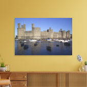 ウェールズ州グウィネッドのカーナルフォン城(RF) キャンバスプリント (インサイチュ (リビング))