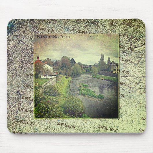 ウェールズ州Wpowys、NewtownのRiver Hafern マウスパッド (正面)
