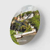 ウェールズ村 ラウンド壁時計 (傾斜)