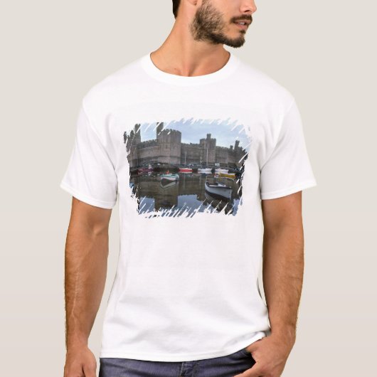 ウェールズ、カーナーヴォン城、エドワードの Tシャツ (正面)