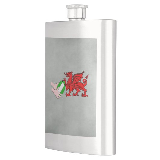 ウェールズ・ラグビーチーム・ドラゴンとラグビーボール フラスク (左)
