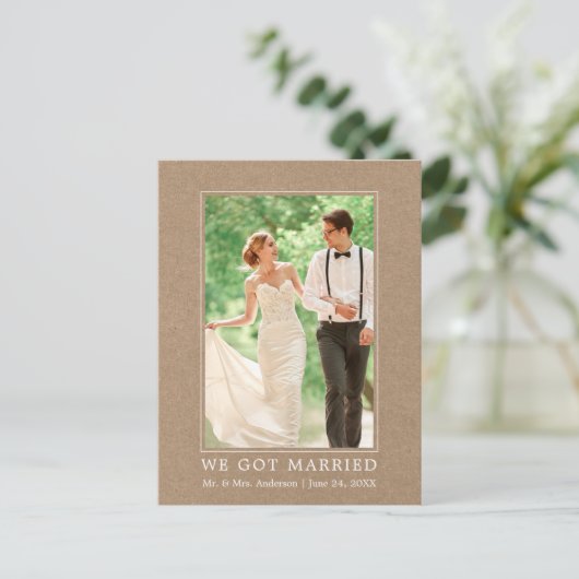 ウェ得モダン結婚したシンプル発表クラフト ポストカード (スタンド正面)