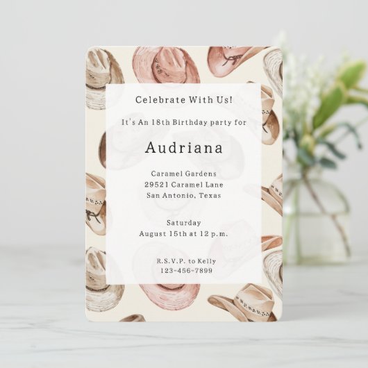 ウエスタンピンククリーム女性のカーボーイハッツ誕生日 招待状 (スタンド正面)