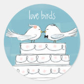 ウエディングケーキのかわいいカップルの新婚者の愛鳥 ラウンドシール (正面)