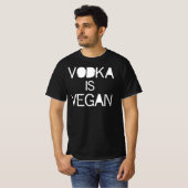 ウォッカはビーガン Tシャツ (正面フル)