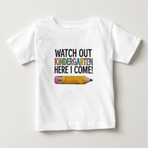 ウォッチ・アウト 幼稚園だよ 学校が始まるよ ベビーTシャツ