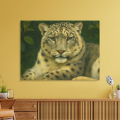 ウォッ静かチャー – Snow Leopard in Forest Light キャンバスプリント (インサイチュ (リビング))