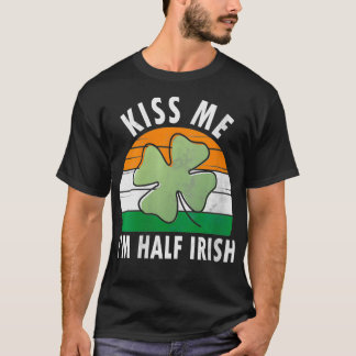 ウォメンズキス私はハーフ・アイリッシュ・Saint patricks day Tシャツ