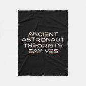 ウォメンズ古代宇宙飛行士の快適YesおもしろいA フリースブランケット (正面)