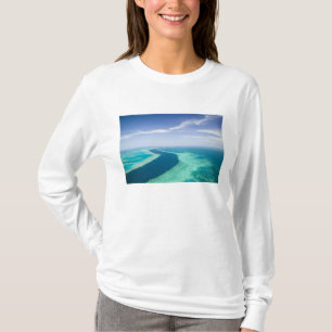 ウォルター・ビビコウ撮影 グレートバリアリーフの上空からの景色 Tシャツ