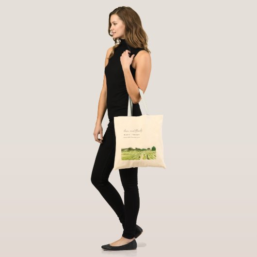 ウォーエレガントターカラーグリーンワイナリーヴィンヤード結婚ズ トートバッグ (正面(モデル))