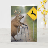 ウォーカーに寄り掛かった古い誕生日バック カード (黄色い花)