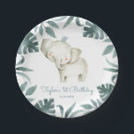 ウォータカラーベビーエレファントプリンストロピカル誕生日 ペーパープレート<br><div class="desc">このカスタマイズ可能な象の紙プレートを使用して、あなたのイベントのテーブルエスケープに可愛いサファリのアクセントを追加する。ゾウの王子の水色イラストレーションとトロピカルなリース離れを備えている。独自の詳細を追加してパーソナライズこれらの象の紙プレートは、赤ん坊シャワーや子供の誕生日パーティーに最適である。</div>