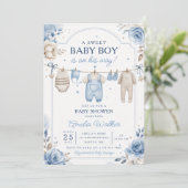 ウォータカラーベビーシャワーのClothes Line Baby Boy 招待状 (スタンド正面)