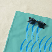 ウォーターウェーブズスイムチームパーソナライズされたティール（緑がかった色） ビーチタオル (インサイチュ)